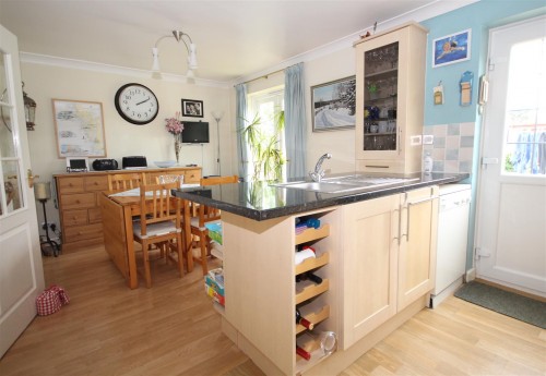 Broadwater Road, Twyford - Photo 3