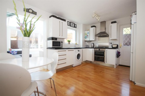 Cotterell Gardens, Twyford, Reading - Photo 1