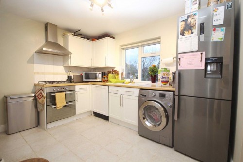 High Street, Twyford, Reading - Photo 2