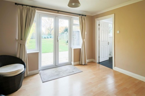 Springfield Park, Twyford, Reading - Photo 4