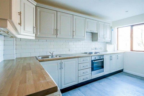 Sadlers Court, Winnersh, Wokingham - Photo 2