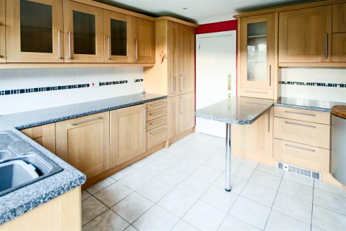 Yewhurst Close, Twyford, Reading - Photo 5