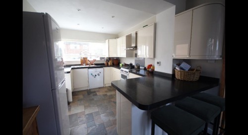 Chaseside Avenue, Twyford, Reading - Photo 2